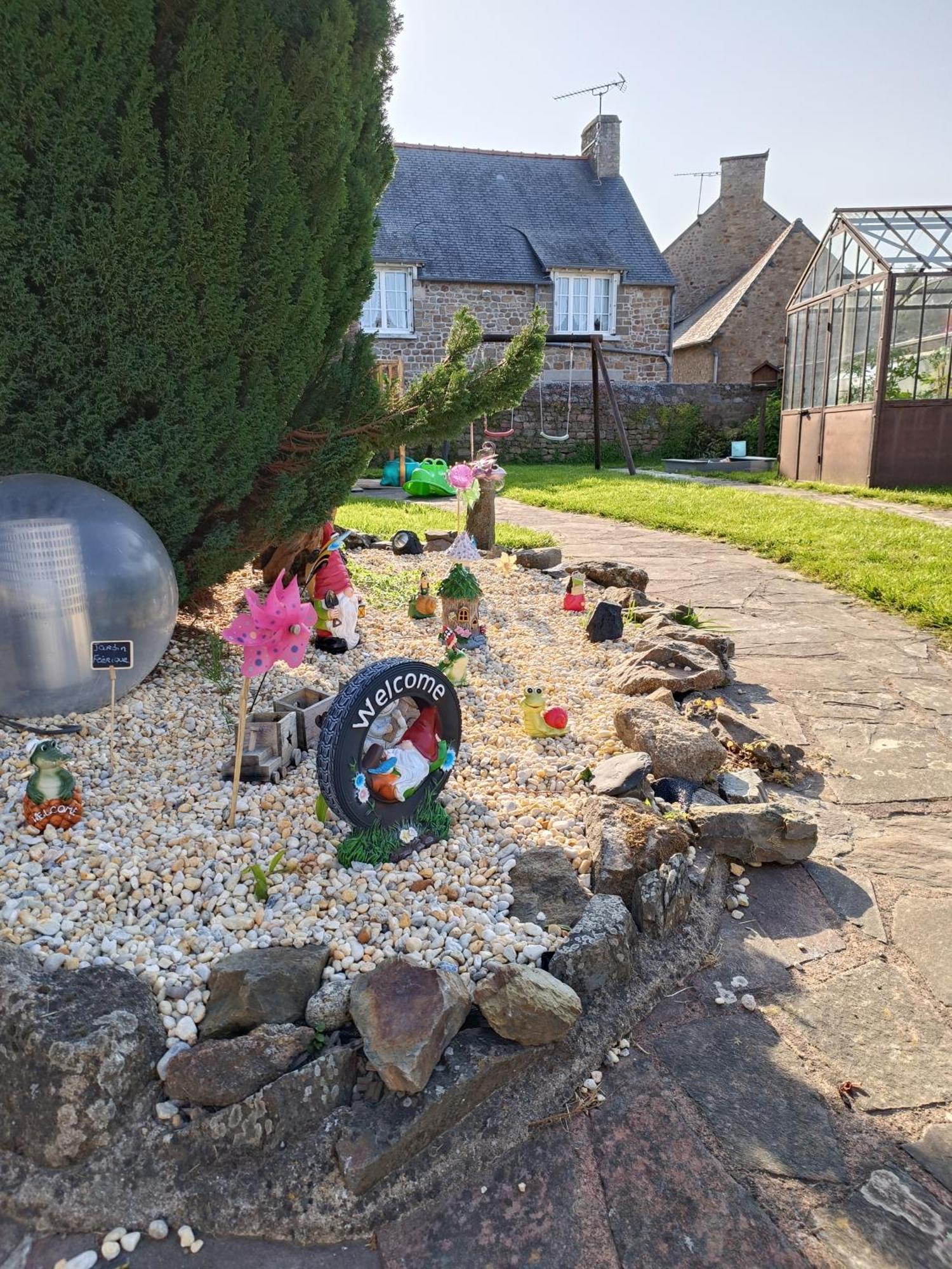 Au Detour Du Mont Chambres D'Hotes Roz-sur-Couesnon Exterior foto